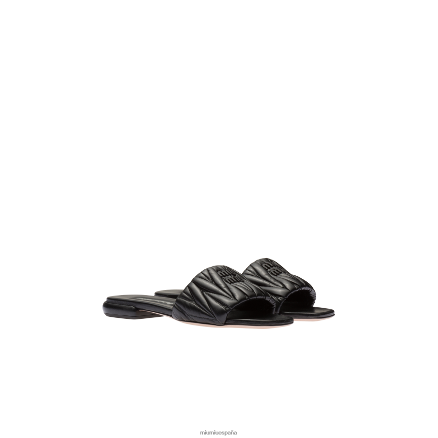 es Miu Miuzapatos chanclas de napa matelasse negro JPDFR8255